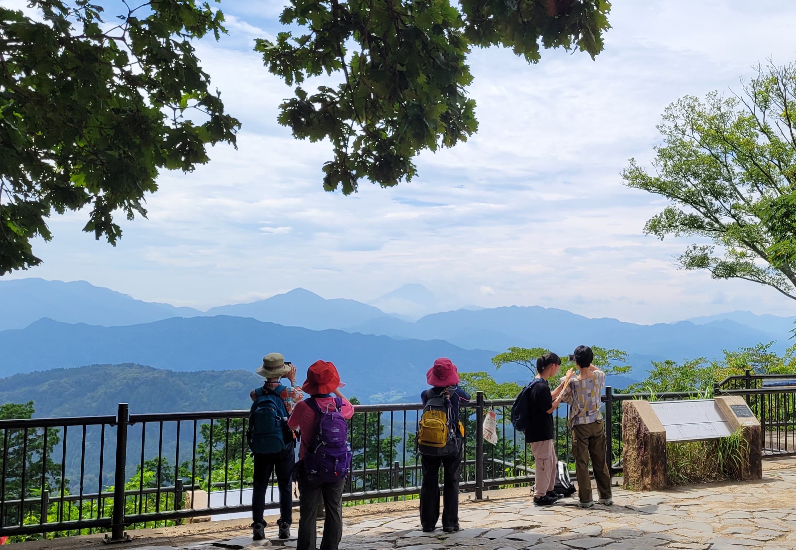 高尾山頂の画像2