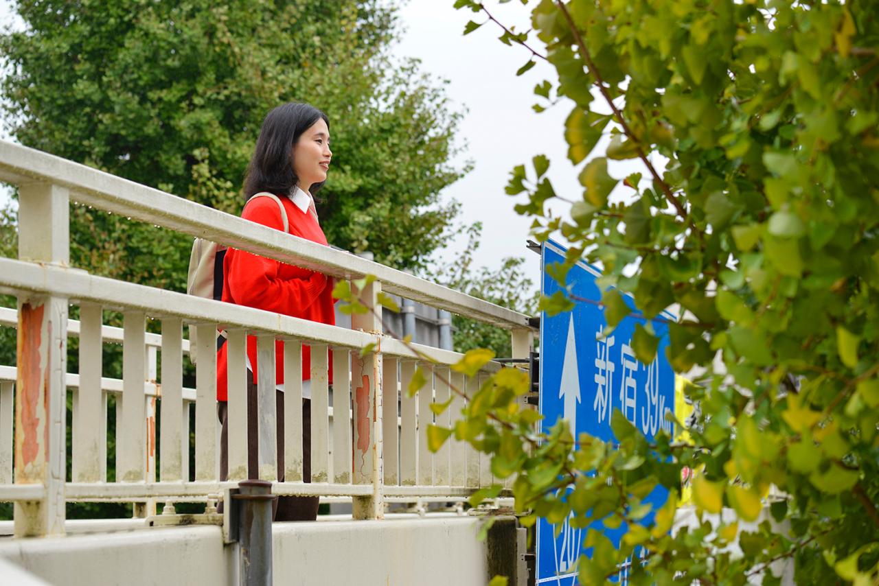 図書館前の歩道橋